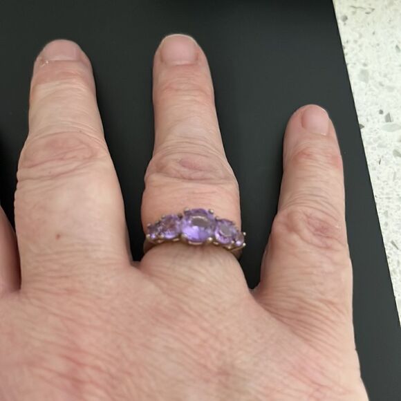 Amethyst Sterling 9.25 Vintage 5 Stone Ring Beautiful Round Cut - Picture 2 of 8
